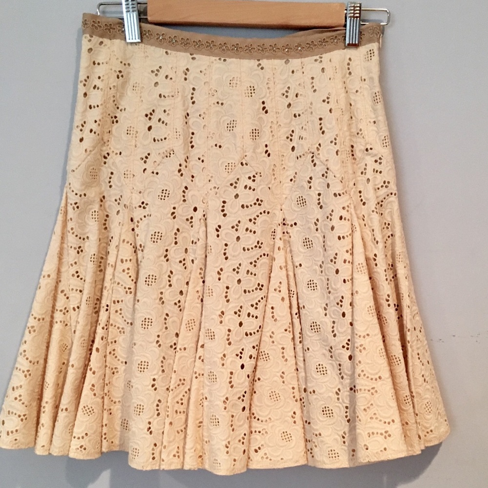 Vintage Blumarine Cream Eyelet Lace Godet Skirt, sz 2/4 - Picture 3 of 7